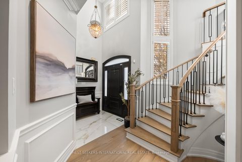 Photo 3 at 37 RAVINE EDGE Drive, Jefferson, Richmond Hill