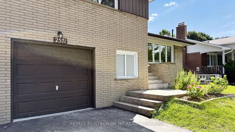 Photo 2 at 2571 Kennedy Road, Sullivan, Toronto