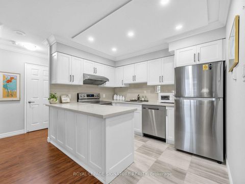 Photo 12 at 1711 - 256 Doris Avenue, Willowdale East, Toronto