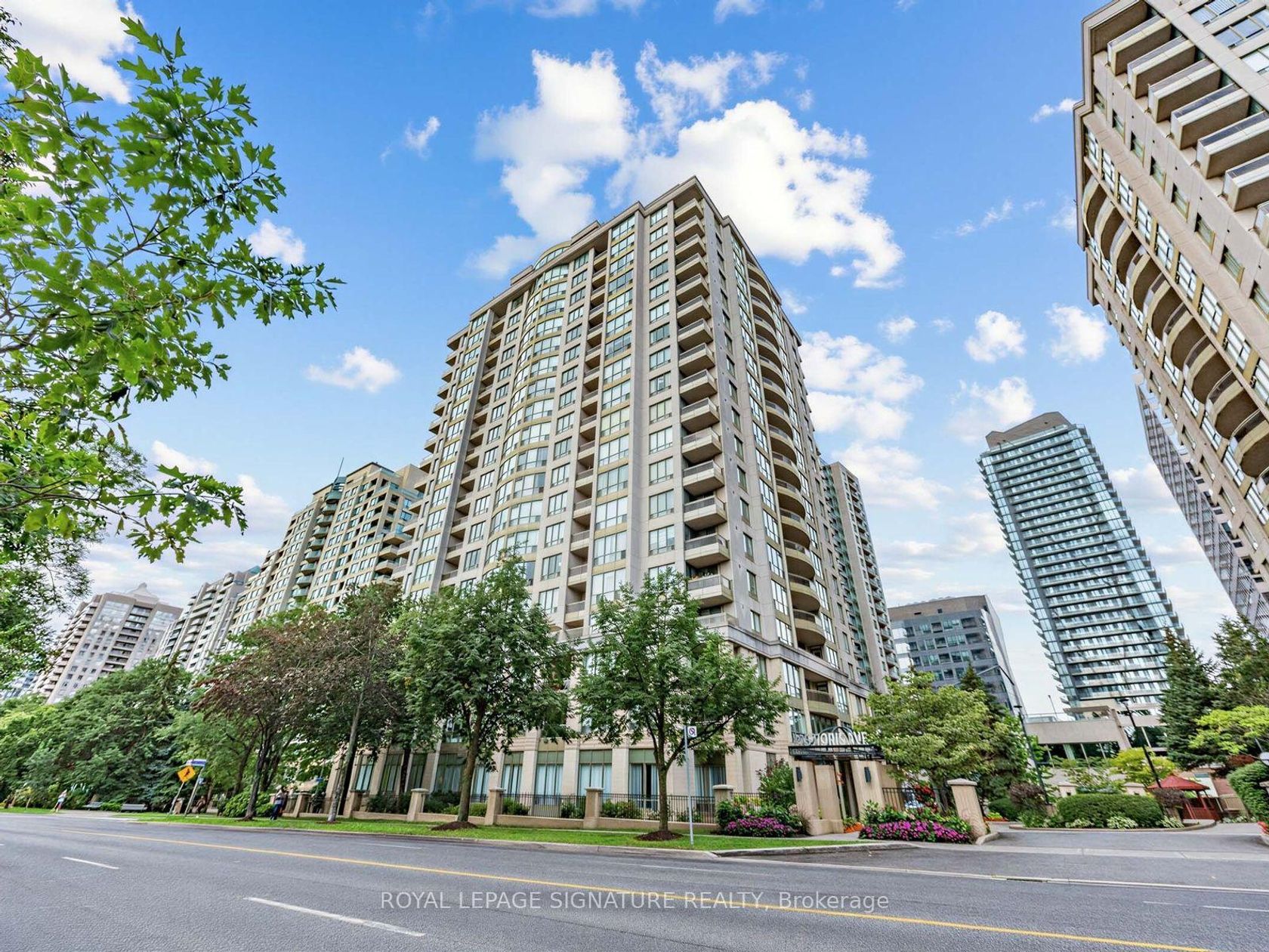 1711 - 256 Doris Avenue, Willowdale East, Toronto photo number 2