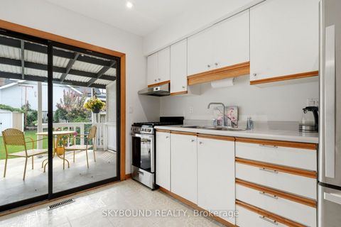 Photo 6 at 313 Silverthorn Avenue, Eglinton West, Toronto