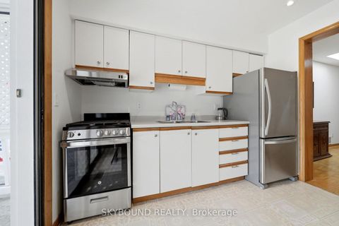 Photo 7 at 313 Silverthorn Avenue, Eglinton West, Toronto