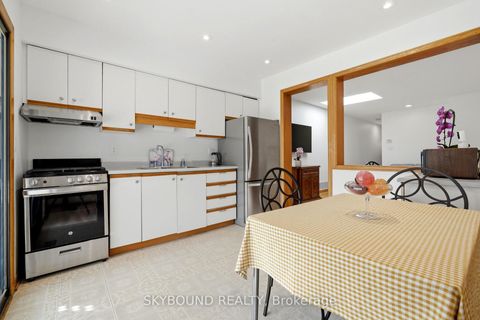 Photo 8 at 313 Silverthorn Avenue, Eglinton West, Toronto