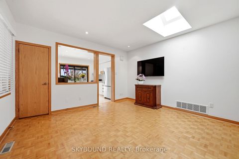 Photo 11 at 313 Silverthorn Avenue, Eglinton West, Toronto