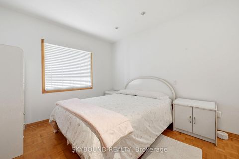 Photo 15 at 313 Silverthorn Avenue, Eglinton West, Toronto