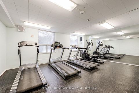 Photo 13 at 205 - 5 Shady Golfway, Flemingdon Park, Toronto