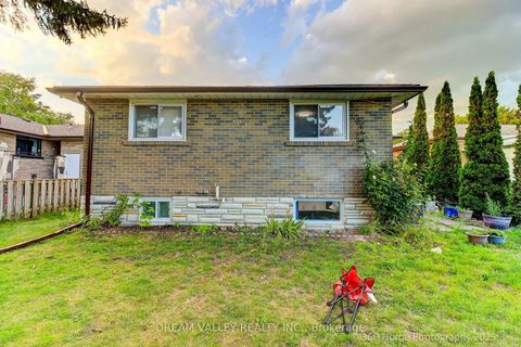 Photo 22 at 35 Waldock Street, West Hill, Toronto