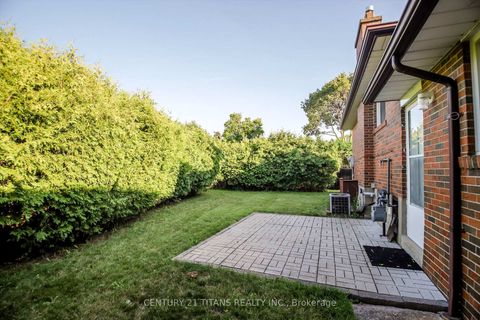 Photo 2 at 9 Minos Crescent, Woburn, Toronto