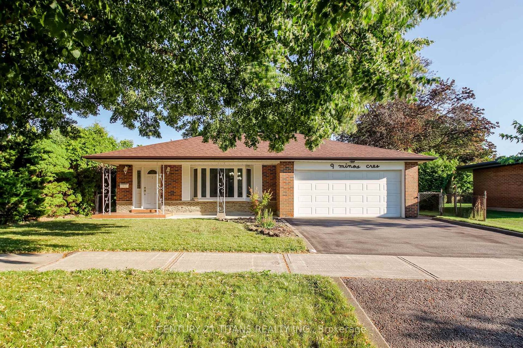 9 Minos Crescent, Woburn, Toronto 
