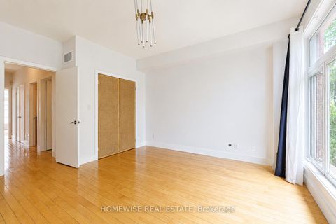 Photo 13 at 476 King Street E, Moss Park, Toronto