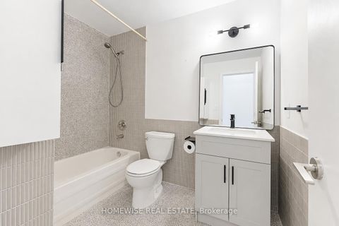Photo 14 at 476 King Street E, Moss Park, Toronto