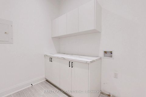 Photo 19 at 32 Cossar Avenue, Aurora Highlands, Aurora