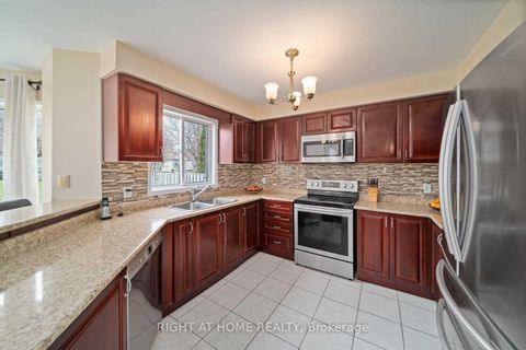 Photo 2 at 94 WARD Drive, Painswick South, Barrie