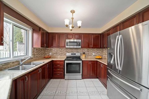 Photo 3 at 94 WARD Drive, Painswick South, Barrie