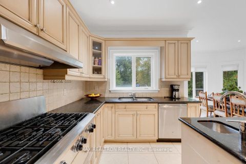 Photo 7 at 93 Oak Avenue, South Richvale, Richmond Hill