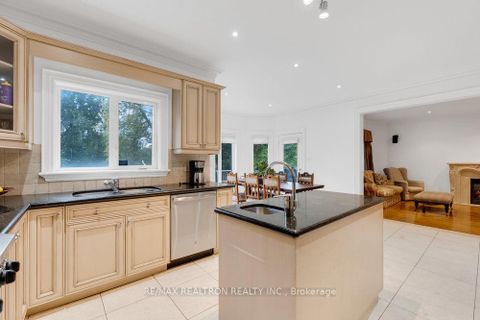 Photo 9 at 93 Oak Avenue, South Richvale, Richmond Hill