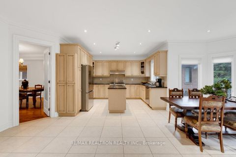 Photo 11 at 93 Oak Avenue, South Richvale, Richmond Hill