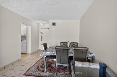 Photo 5 at 912 - 370 Dixon Road, The Westway, Toronto