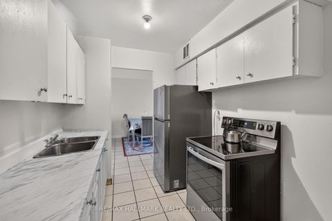 Photo 11 at 912 - 370 Dixon Road, The Westway, Toronto