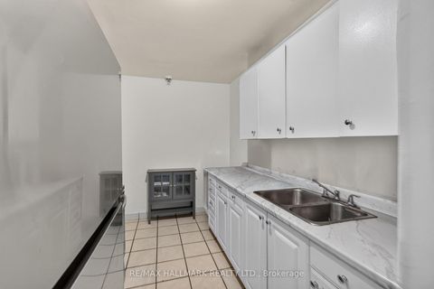 Photo 13 at 912 - 370 Dixon Road, The Westway, Toronto