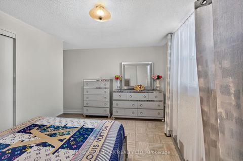 Photo 19 at 912 - 370 Dixon Road, The Westway, Toronto