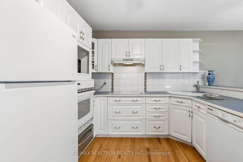 Photo 9 at 957 JANETTE Street, Leslie Valley, Newmarket