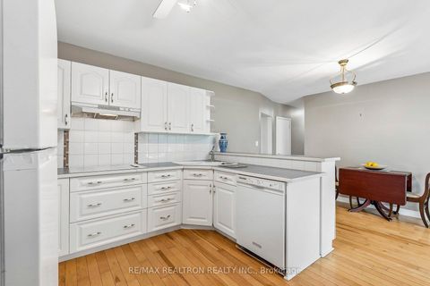 Photo 10 at 957 JANETTE Street, Leslie Valley, Newmarket