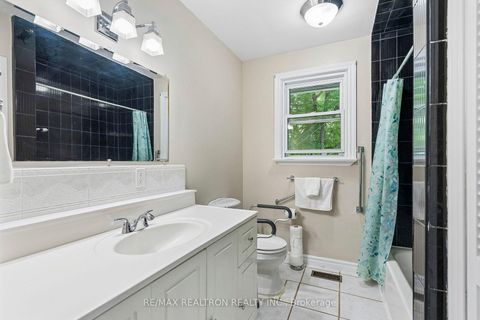 Photo 16 at 957 JANETTE Street, Leslie Valley, Newmarket