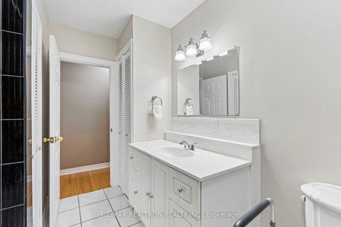 Photo 17 at 957 JANETTE Street, Leslie Valley, Newmarket