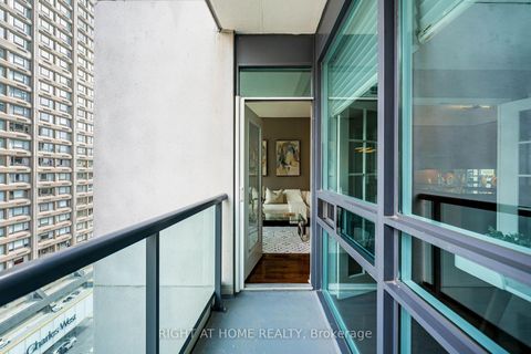 Photo 24 at 1106 - 1121 Bay Street, Bay Street Corridor, Toronto