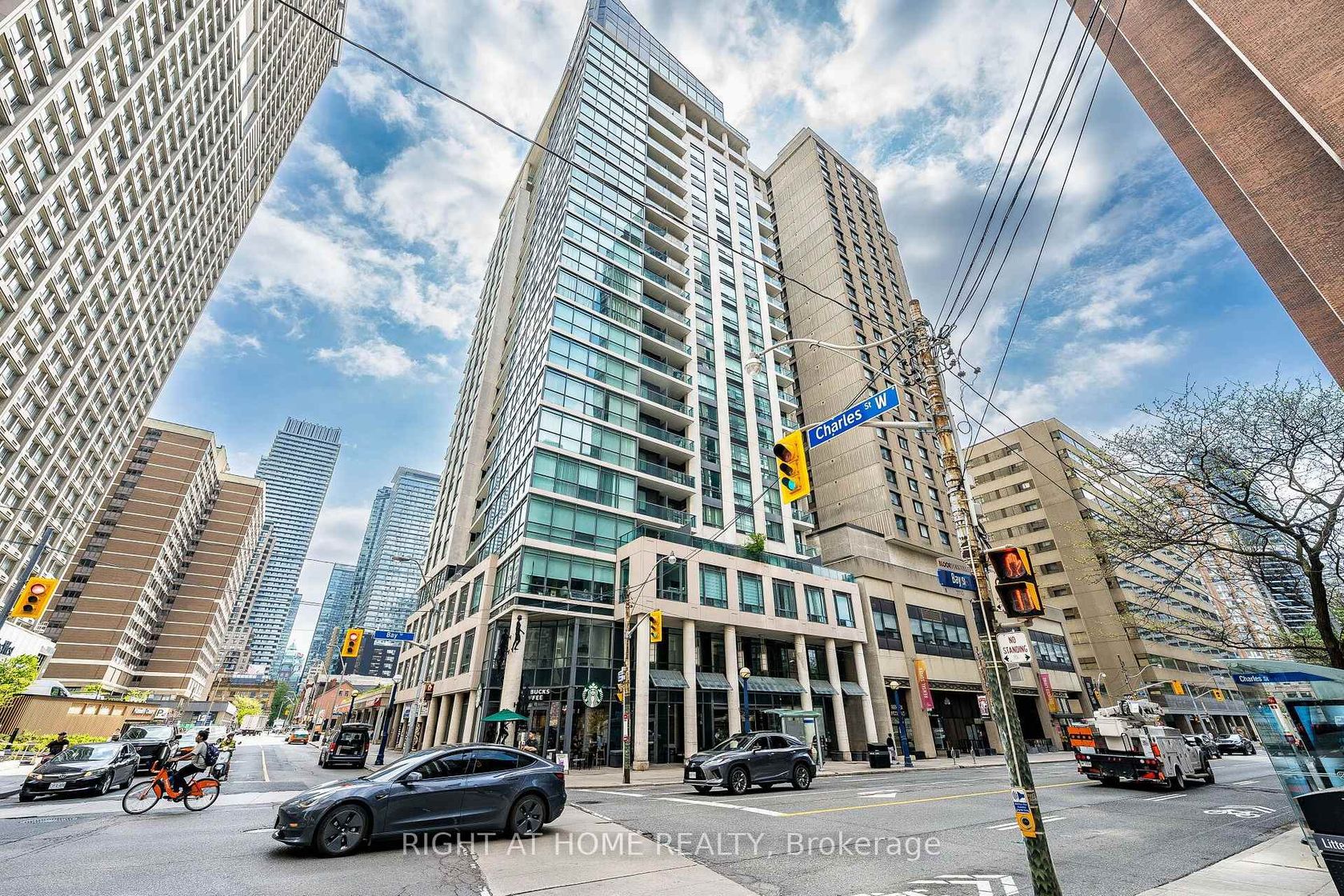 1106 - 1121 Bay Street, Bay Street Corridor, Toronto photo number 2