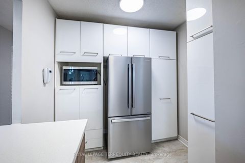 Photo 20 at 210 - 299 Mill Road, Markland Wood, Toronto