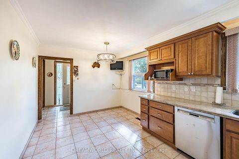 Photo 13 at 297 Derrydown Road, York University Heights, Toronto