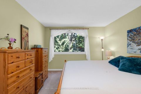 Photo 9 at 6 Oren Boulevard, Sunnidale, Barrie