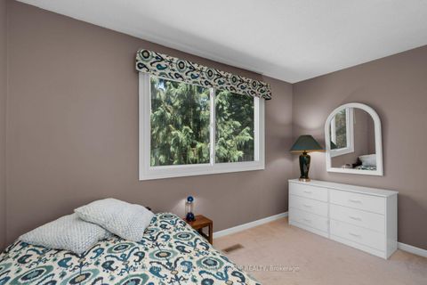 Photo 11 at 6 Oren Boulevard, Sunnidale, Barrie