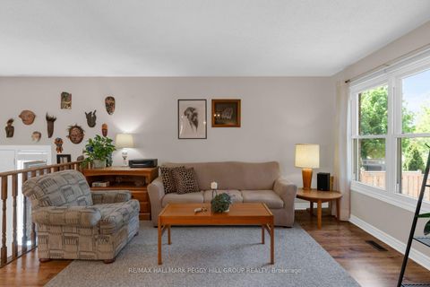 Photo 2 at 5 Barwick Drive, West Bayfield, Barrie