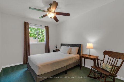 Photo 6 at 5 Barwick Drive, West Bayfield, Barrie