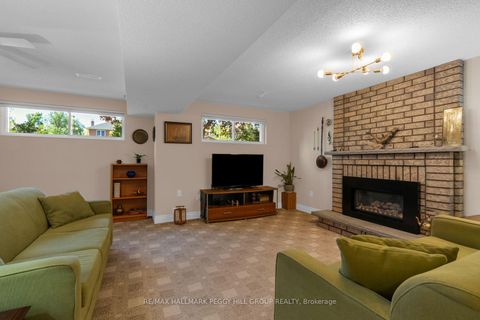Photo 10 at 5 Barwick Drive, West Bayfield, Barrie