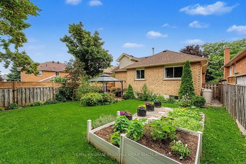Photo 15 at 5 Barwick Drive, West Bayfield, Barrie