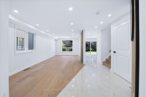 Photo 6 at 4 Cassandra Drive, East Bayfield, Barrie