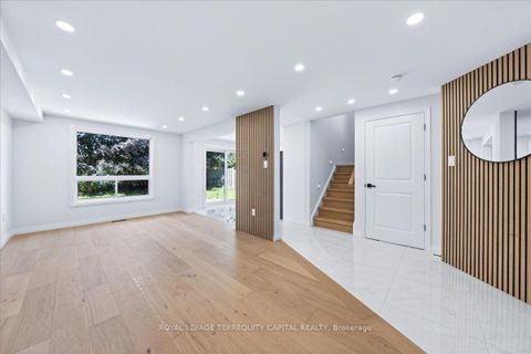 Photo 8 at 4 Cassandra Drive, East Bayfield, Barrie
