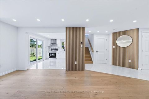 Photo 9 at 4 Cassandra Drive, East Bayfield, Barrie