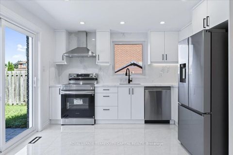 Photo 14 at 4 Cassandra Drive, East Bayfield, Barrie
