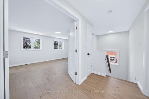 Photo 16 at 4 Cassandra Drive, East Bayfield, Barrie