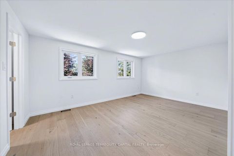 Photo 17 at 4 Cassandra Drive, East Bayfield, Barrie