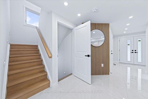 Photo 26 at 4 Cassandra Drive, East Bayfield, Barrie