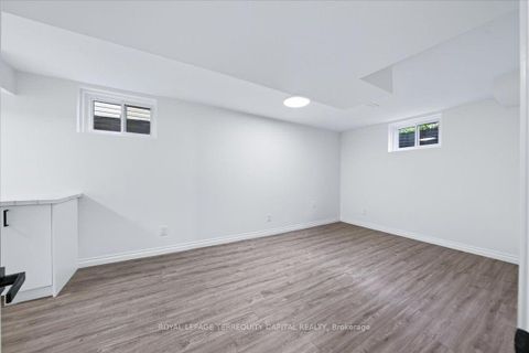 Photo 28 at 4 Cassandra Drive, East Bayfield, Barrie