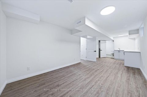 Photo 29 at 4 Cassandra Drive, East Bayfield, Barrie
