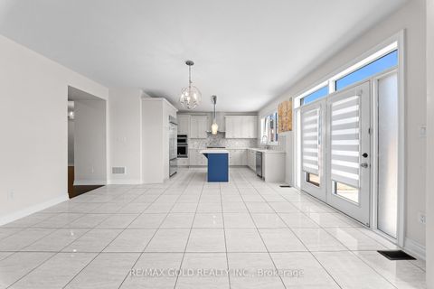Photo 5 at 600 Mactier Drive, Kleinburg, Vaughan
