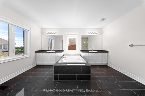 Photo 19 at 600 Mactier Drive, Kleinburg, Vaughan